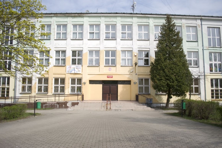 Społeczna Szkoła Podstawowa Nr 10 Im Kardynała Stefana Wyszyńskiego Sto Szkoła Podstawowa nr 4 z oddziałami integracyjnymi im. Kardynała