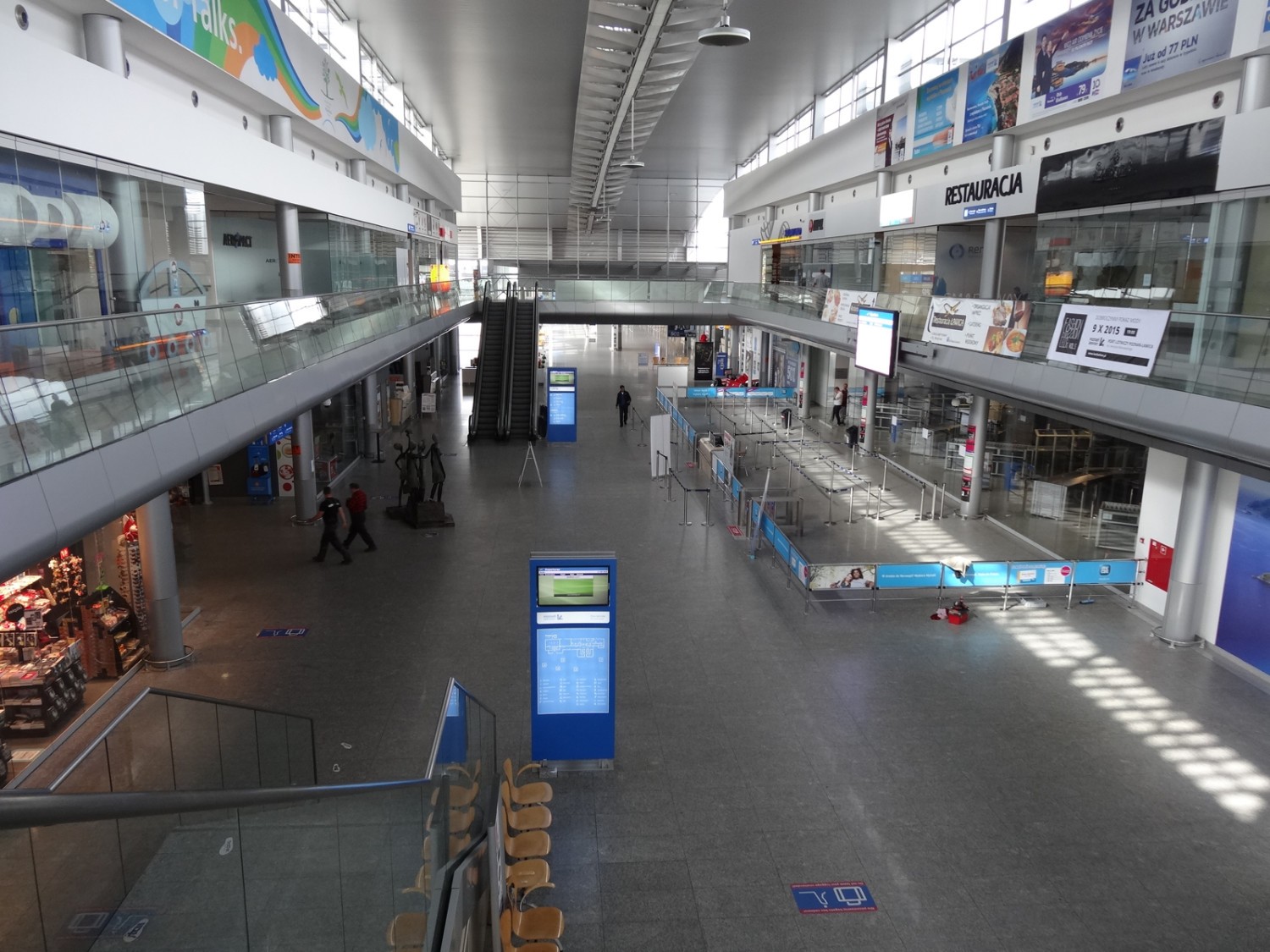 Lotnisko Ławica Pasażer zmarł w hali odlotów Poznań