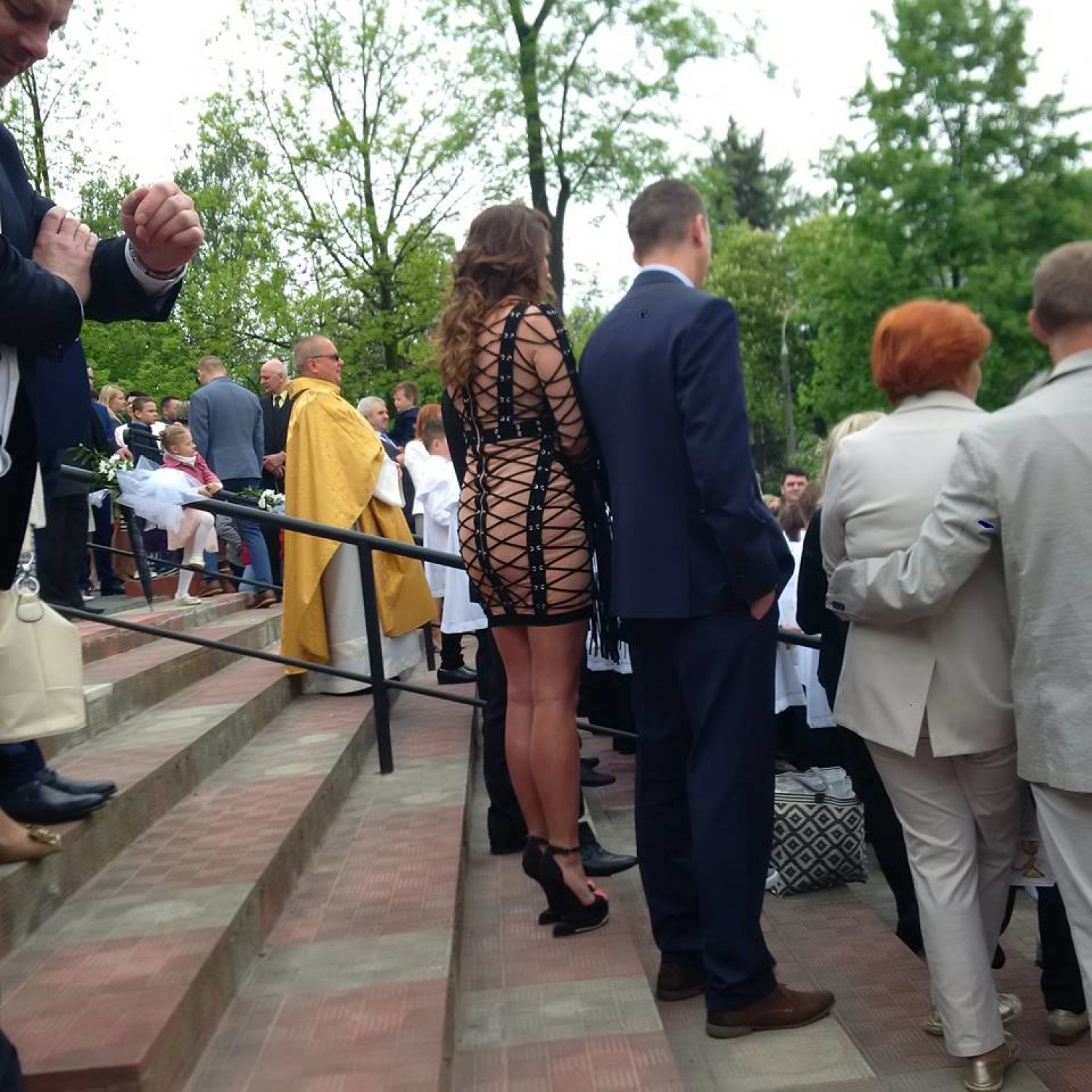 A tak wygląda pierwsza komunia w Dąbrowie Górniczej