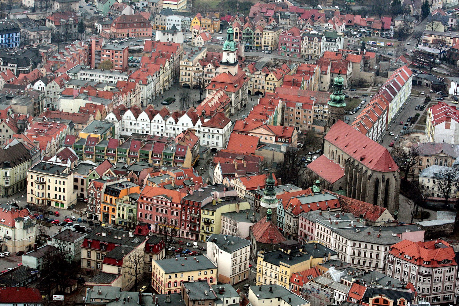 Гура город. Jelenia Góra, Польша. Зелена ГУРА Польша. Еленя ГУРА город. Г зеленая ГУРА Польша.