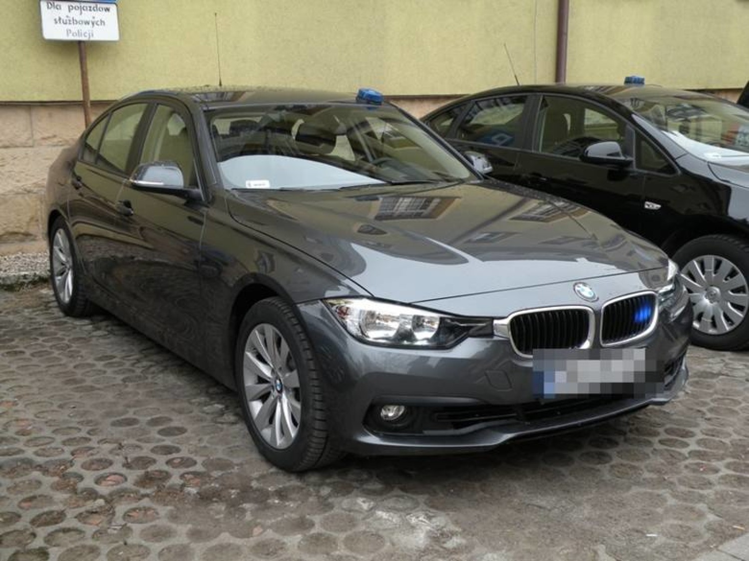 Policyjne BMW 330i jest już w Lublinie