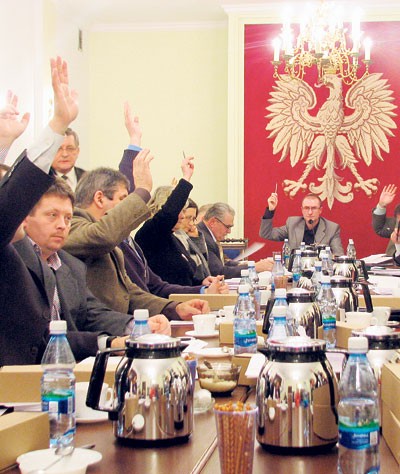 Radni w Lublińcu najpierw diety obniżyli, a później podnieśli