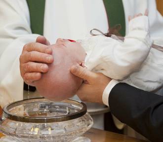 Zmiany warunków dla kandydatów na rodziców chrzestnych? Czy będą "obostrzenia"?