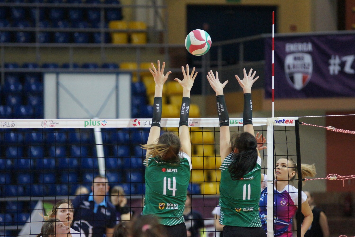 Siatkarki MUKS Amber Kalisz walczą o utrzymanie w II lidze. #Volley Wrocław pokonany!
