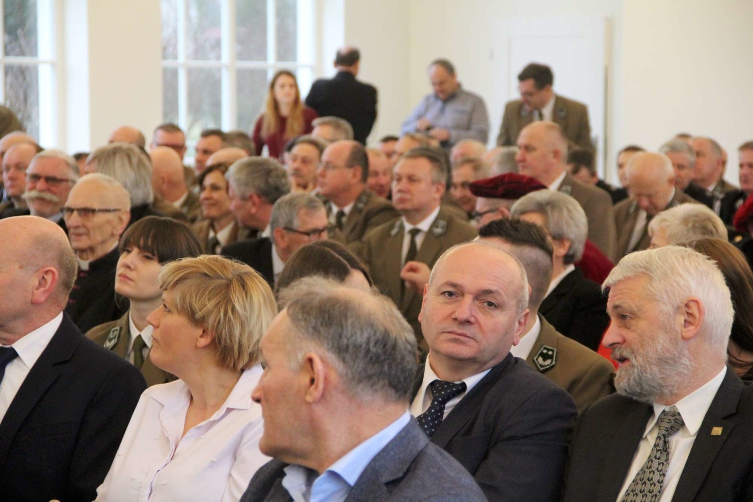 Nadanie i poświęcenie sztandaru dla Nadleśnictwa Międzychód w 100-lecie polskiej administracji
