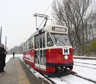 Wybierzcie się na świąteczną przejażdżkę! Wyjątkowy tramwaj wyjechał na tory