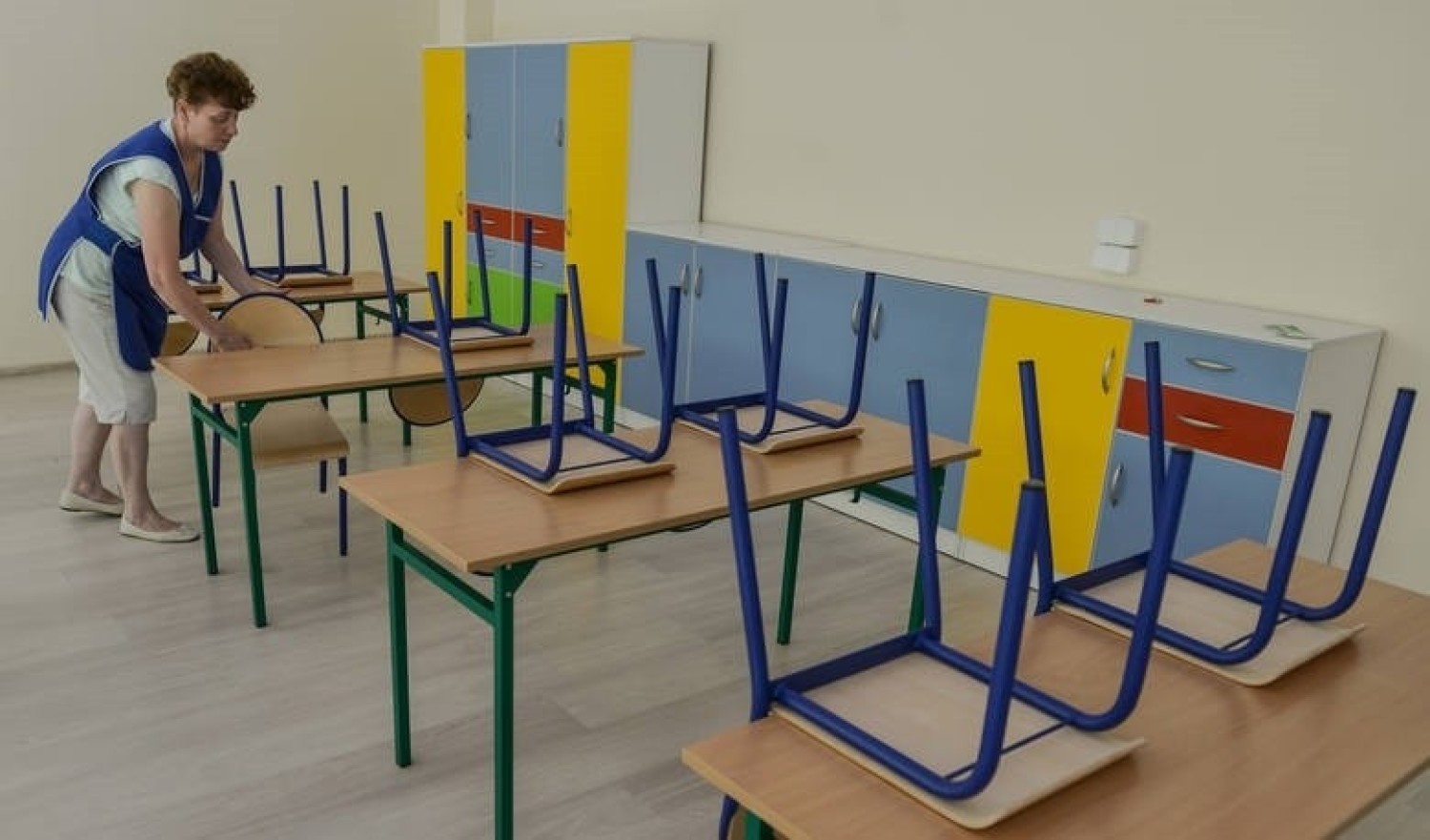 Chociaż do rozpoczęcia roku szkolnego został tylko miesiąc, dyrektorzy wciąż nie wiedzą, jak mają planować naukę