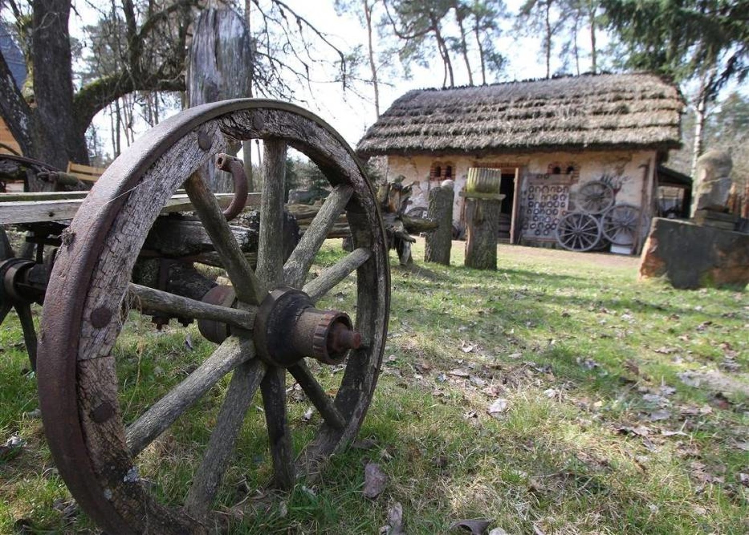 Skansen i Zagroda Wyobraźni "Nad Czarną i Pilicą" w Tarasce (gm