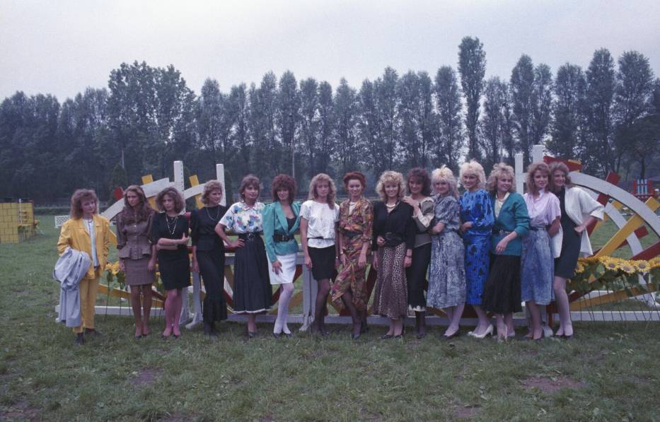 Sesja plenerowa kandydatek do tytułu Miss Polonia 1988