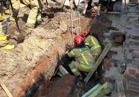 Prace kanalizacyjne w Jaworznie z tragicznym wypadkiem. Mężczyznę pochłonęła ziemia
