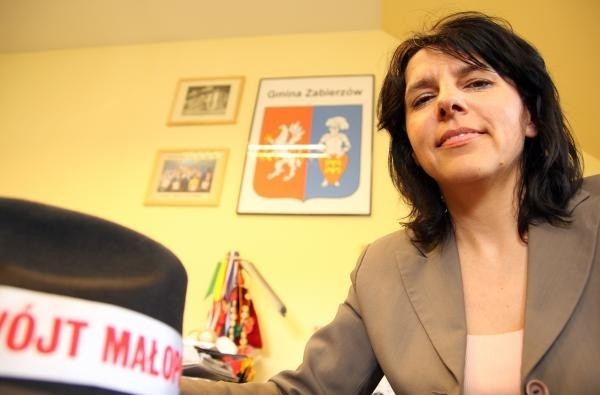 - Trzeba działać - powtarza energiczna wójt gminy Zabierzów Elżbieta Burtan