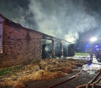 Pożar w Pełczynie doszczętnie zniszczył stodołę. Właściciele apelują o pomoc