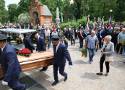 Na Cmentarzu Rakowickim Krzysztofa Radwana żegnały tłumy i... samoloty