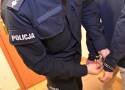 25-letni mieszkaniec Kociewia otworzył drzwi policjantom... a w domu unosił się zapach marihuany 