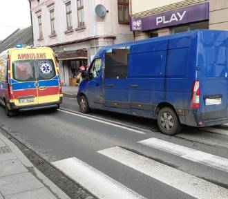 Wypadek w Kętach. Samochód dostawczy potrącił dziecko