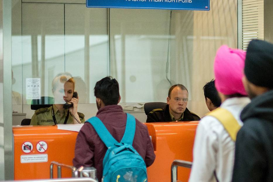 Zatrzymanie na lotnisku Chopina. Hindus i Rumunka wpadli z fałszywymi dokumentami!