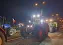 Trwa rolniczy protest w powiecie poddębickim. Zablokowana m.in. autostrada ZDJĘCIA