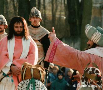 Górka Klasztorna: Tak wyglądała droga Jezusa Chrystusa na krzyż w 1997 roku! 
