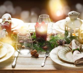 Nowocześnie czy tradycyjnie? Sprawdź te inspiracje na świąteczny stół!