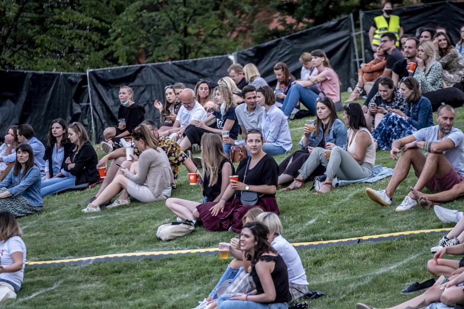 Piątkowy koncert zespołu Sorry Boys zainaugurował Letnie Brzmienia w parku Starego Browaru