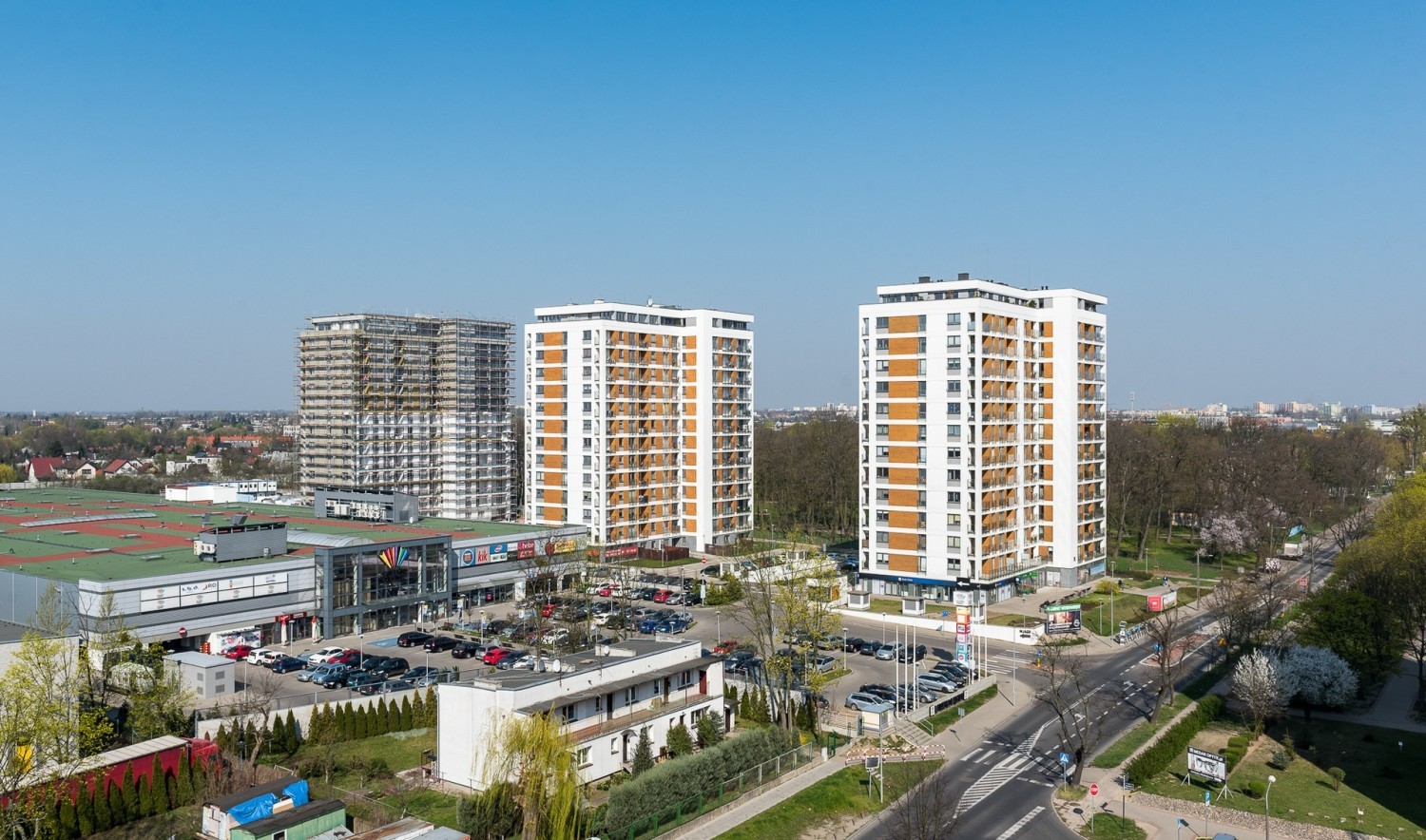 Sprzedaż nowych mieszkań w Polsce utrzymuje się na bardzo wysokim poziomie, choć ich ceny cały czas rosną