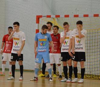Futsal. Team Lębork przegrał z AZS UW Darkomp Wilanów i stanął nad przepaścią.