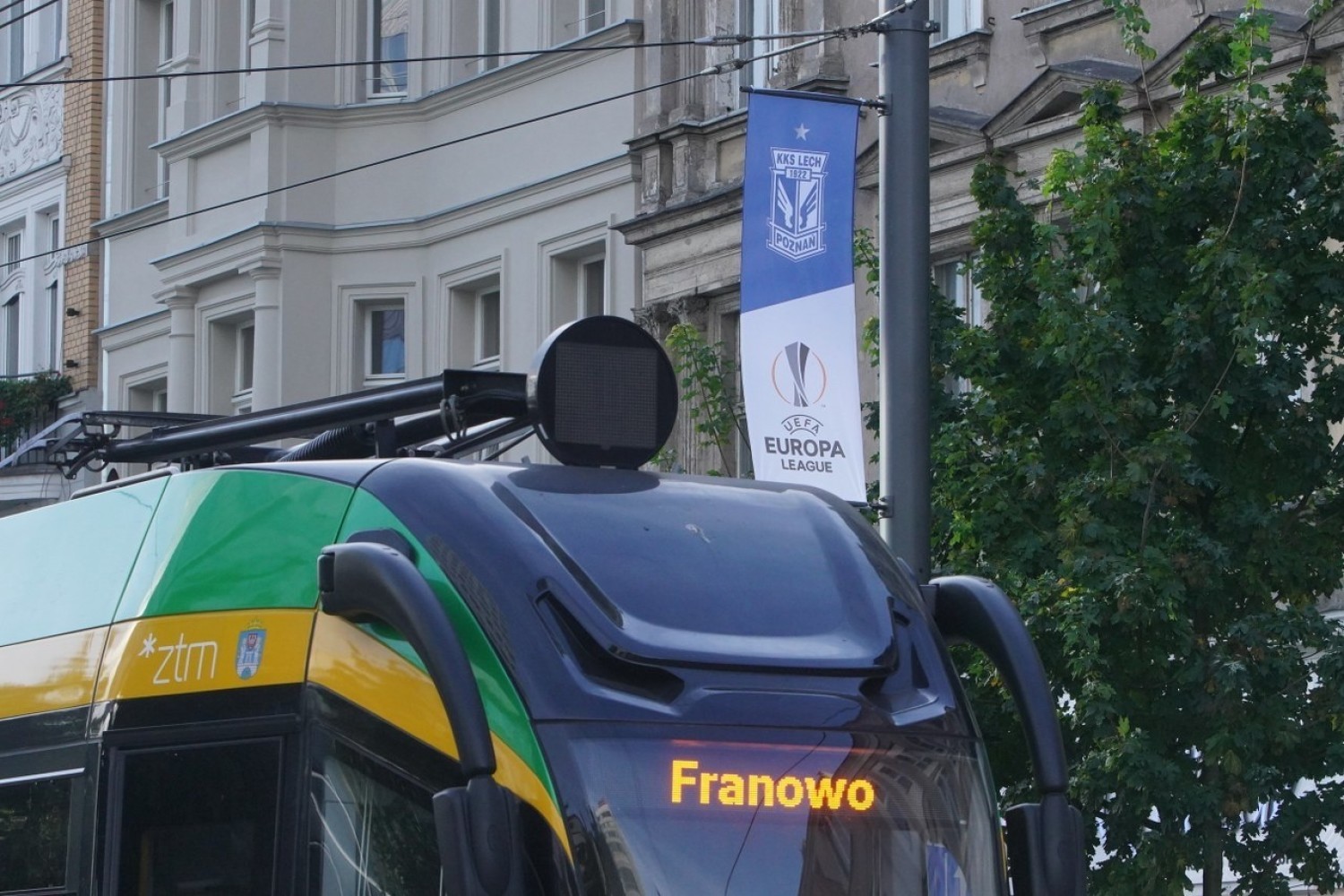 W czwartek w Poznaniu odbywa się piłkarskie święto, a więc mecz Lecha Poznań z Benfiką Lizbona w Lidze Europy, która nie gościła w naszym mieście od 2015 roku