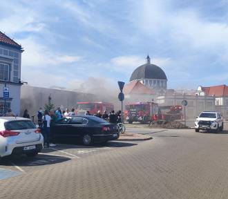Pożar w podwarszawskim centrum handlowym. Ewakuowano 250 osób