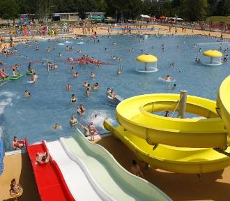 Miejskie baseny w Warszawie wracają! Podano datę otwarcia Parku Wodnego Moczydło