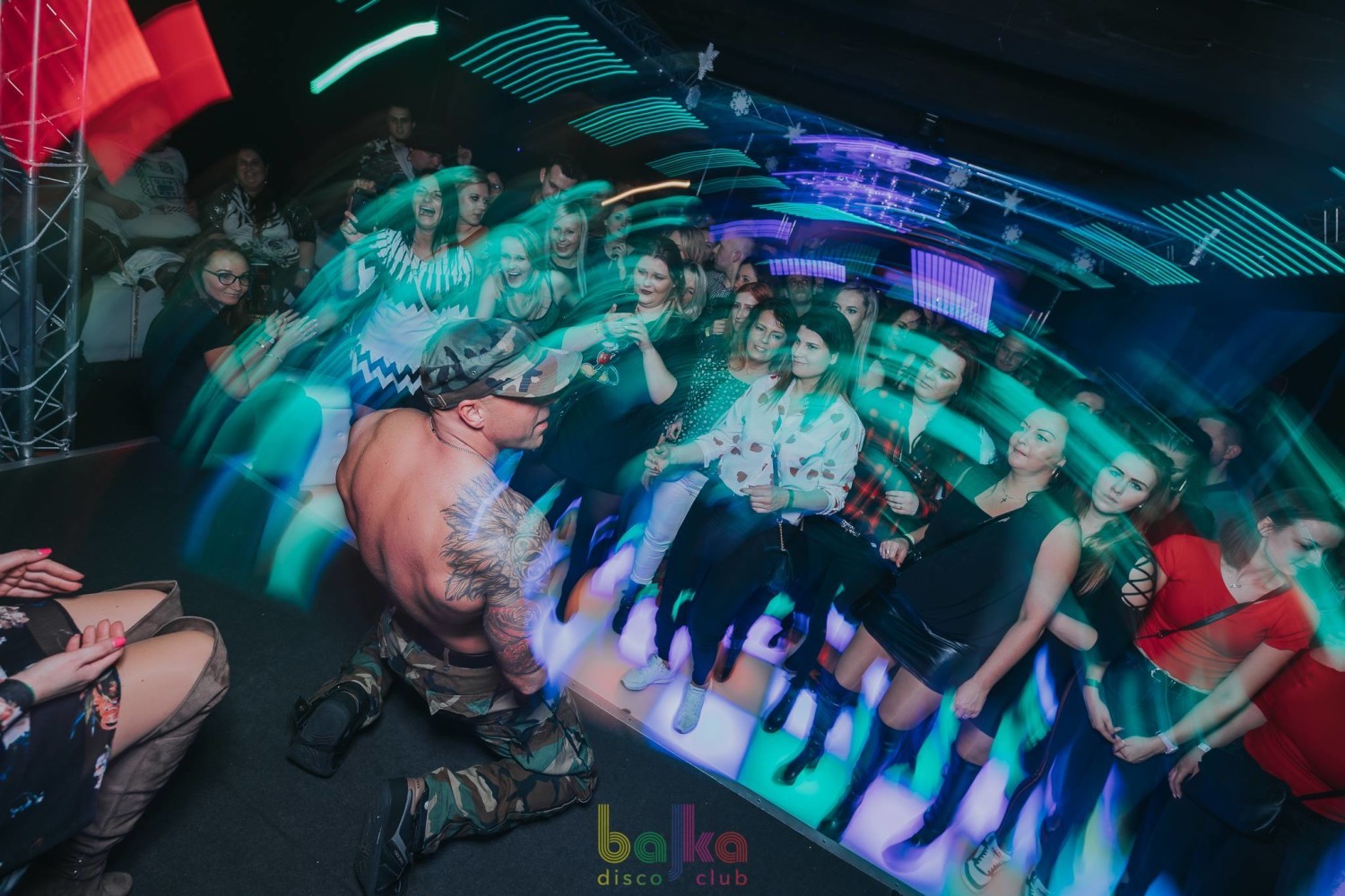 W Bajka Disco Club dzień kobiet trwał dwa dni! Zarówno w piątek jak i w sobotę w klubie stawili się tancerze, którzy mieli przygotowany pokaz specjalnie dla pań zgromadzonych w klubie