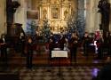 Koncert świąteczny Zdunowskiego Zespołu Kameralnego AKCENT w kościele w Zdunach