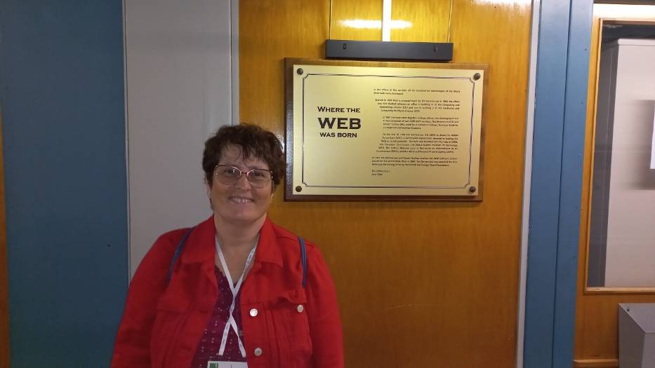 Nauczycielka z Wałbrzycha, Marta Młyńczyk, po wizytach w CERN ma głowę pełną pomysłów! Zaprasza do współpracy