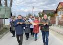 Wierni z parafii w Załężu modlili się podczas plenerowej drogi krzyżowej [GALERIA]