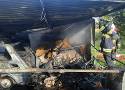 W Karsinie pożar dwóch garaży blaszanych gasiły 4 zastępy strażackie. Zdjęcia
