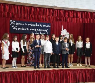 SP w Drohojowie obchodziła jubileusz 10-lecia nadania jej imienia Jana Pawła II