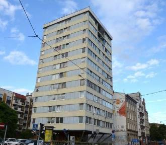 Wyprowadzka z trzonolinowca we Wrocławiu: Mieszkańcom grożą kary finansowe