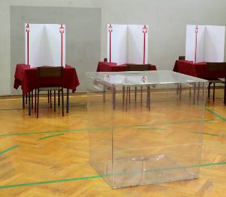 Przygotowania do wyborów. Byliśmy w obwodowych komisjach w Szczecinie 