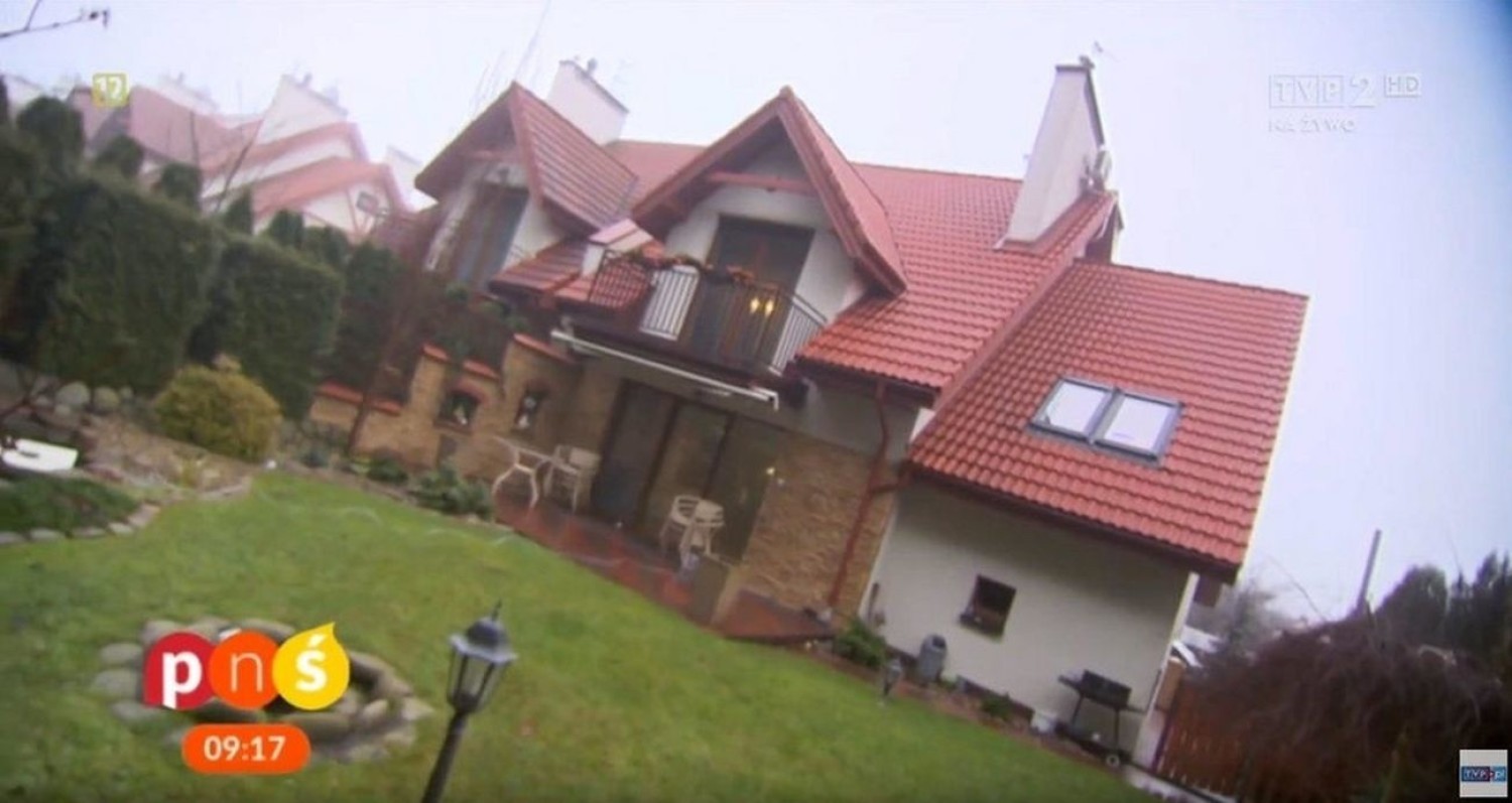 Z zewnątrz może nie robi piorunującego wrażenia ale za to w środku to już prawdziwy luksus