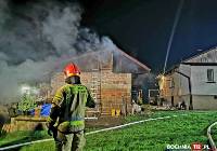 27 strażaków gasiło pożar budynku gospodarczego w Lipnicy Górnej