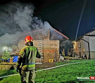 27 strażaków gasiło pożar budynku gospodarczego w Lipnicy Górnej