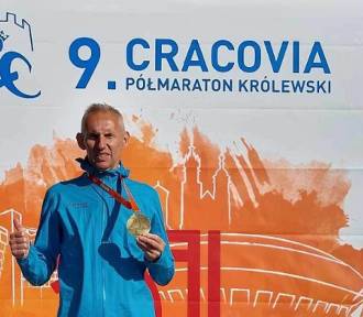 Artur Jasiński z pierwszym miejscem w kat. M40 w półmaratonie w Krakowie