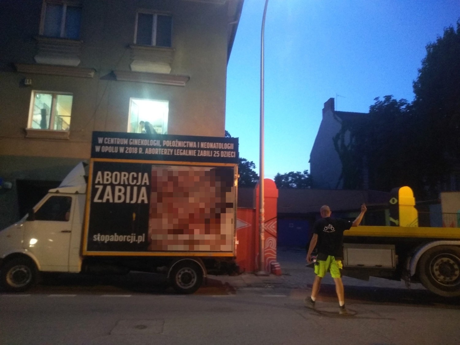 Pojazd Fundacji Pro-Prawo do Życia odholowano na zlecenie opolskiej policji