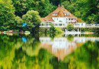  Mała Garda na Dolnym Śląsku. Dom nad jeziorem z bajecznymi widokami i restauracja