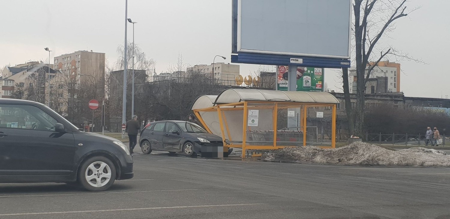 Do nietypowego zdarzenia doszło na parkingu centrum handlowego Tulipan (Auchan) przy al