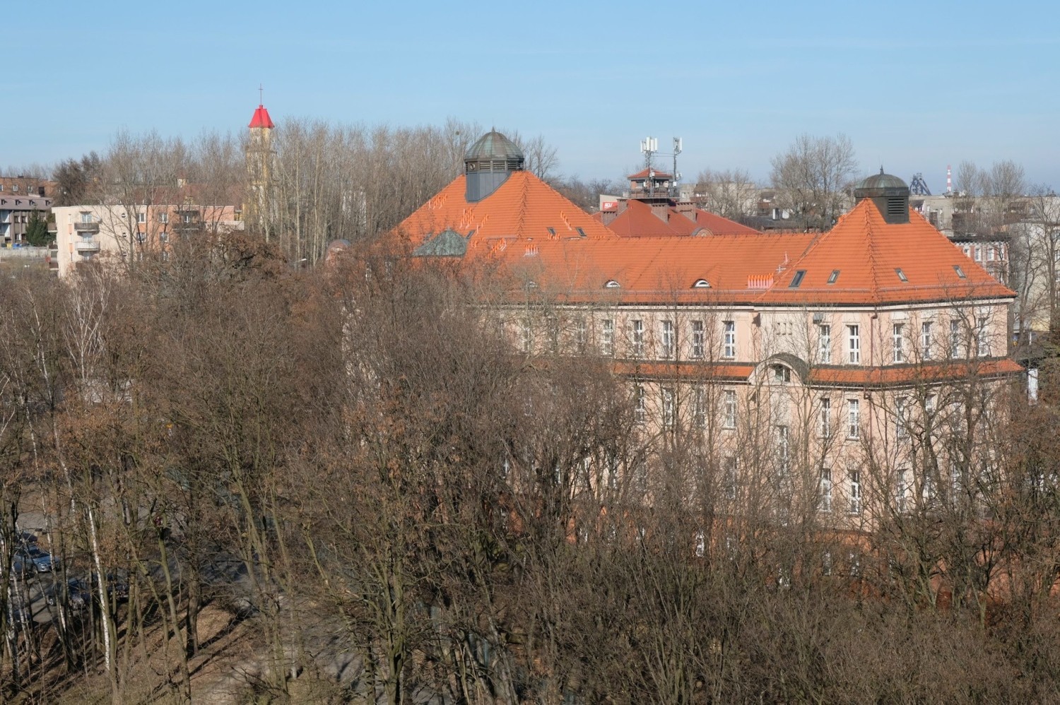 Co widać z okien wieżowców w Bielszowicach i na Wirku? Taki widok mają lokatorzy mieszkań na ostatnich piętrachZobacz kolejne zdjęcia