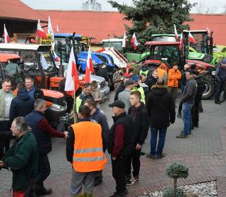 Protest rolników na drodze z Czechowic-Dziedzic do Bielska. Było kilkaset ciągników!
