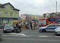 Koszmarny wypadek z udziałem motocyklisty w Żorach. Policjant wybiegł z komendy i ruszył z pomocą zakrwawionemu mężczyźnie