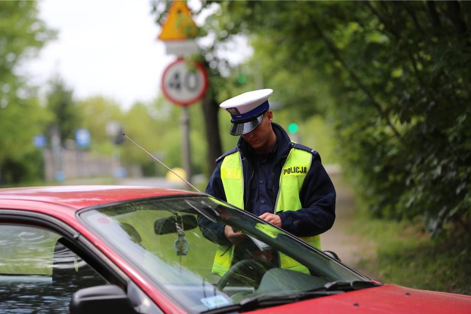Również do czasu wdrożenia odpowiednich rozwiązań technicznych policja na dotychczasowych zasadach prowadzi ewidencję kierowców naruszających przepisy ruchu drogowego