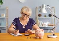 Dodatki po 75. i 65. roku życia dla emerytów. Dostaniesz duże pieniądze! 