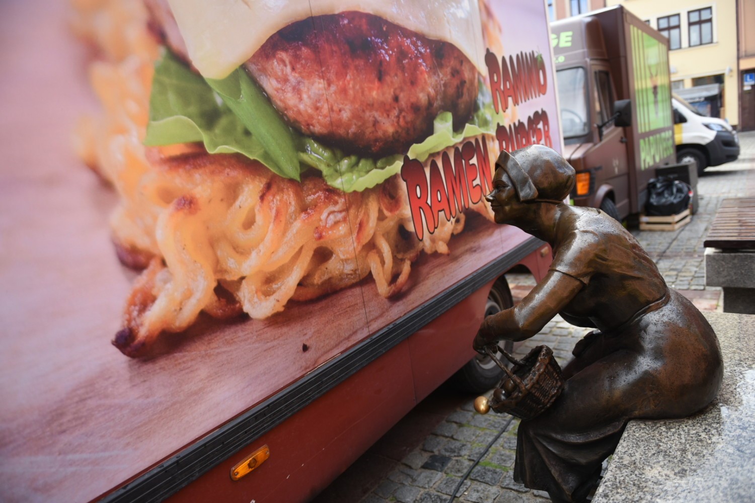 W Toruniu trwa Festiwal Smaków Food Trucków
